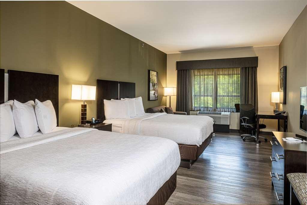 Best Western Plus Franciscan Square Inn & Suites Steubenville Ruang foto