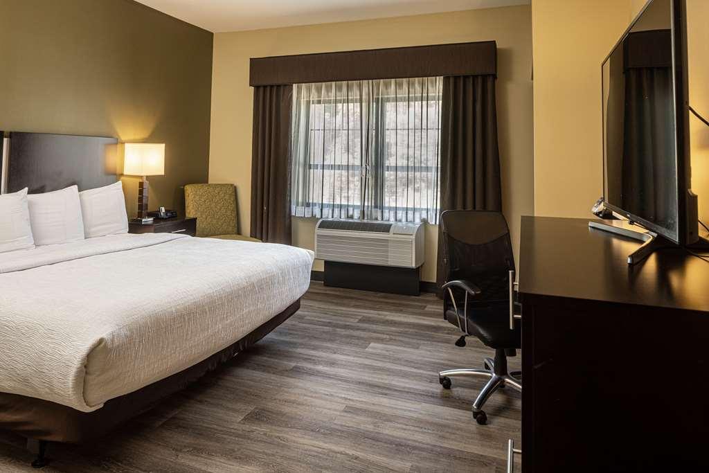 Best Western Plus Franciscan Square Inn & Suites Steubenville Ruang foto